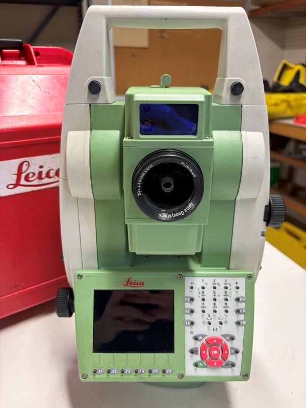 Leica Viva TS11 I 3" R1000