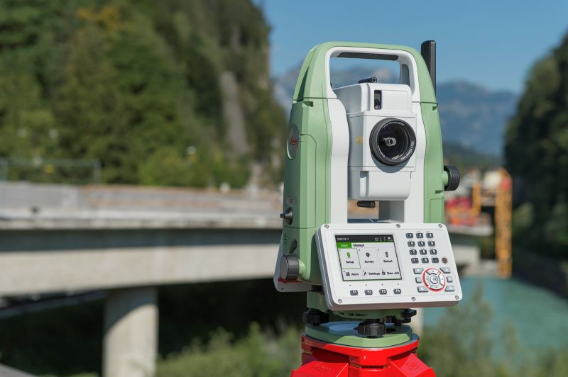 Leica TS07 Total Station Lens View Application