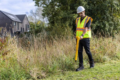 Schonstedt GA-92XTd Magnetic Locator In the field
