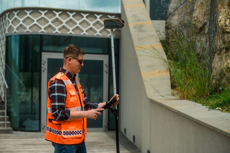 CHCNAV Vili i100 GNSS Receiver Application