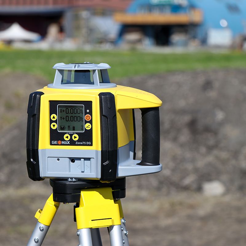 GeoMax Zone75 DG Rotary Grade Laser Level In The Field