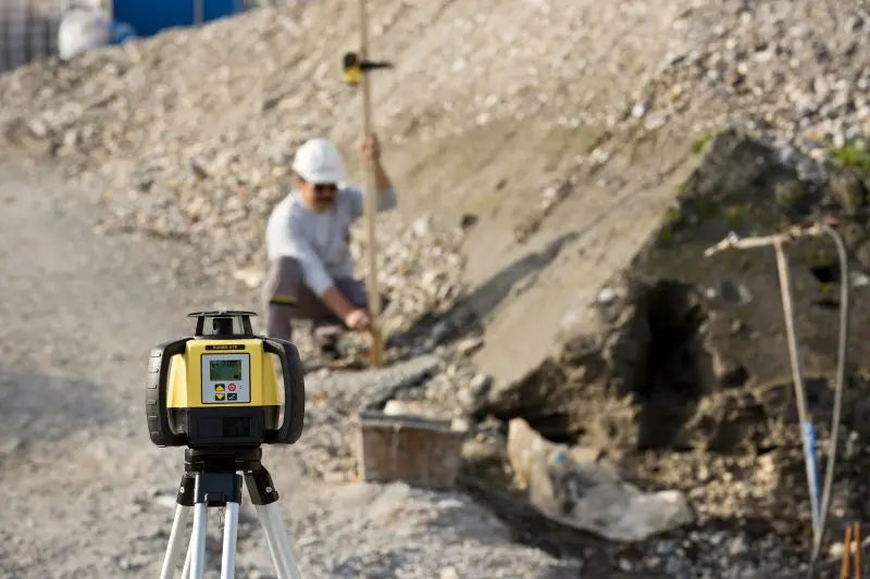 Leica Rugby 680 Dual Grade Laser Level In The Field