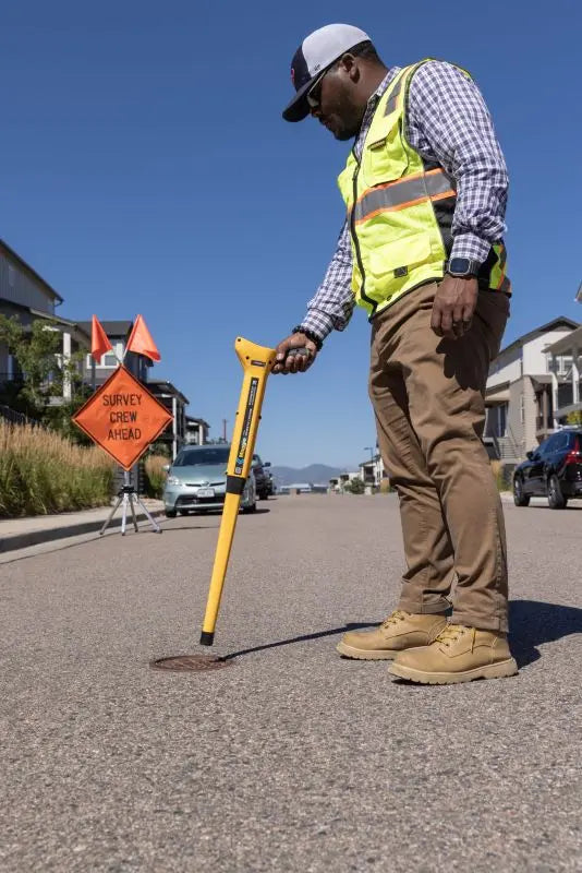Schonstedt Maggie Magnetic Locator In the field