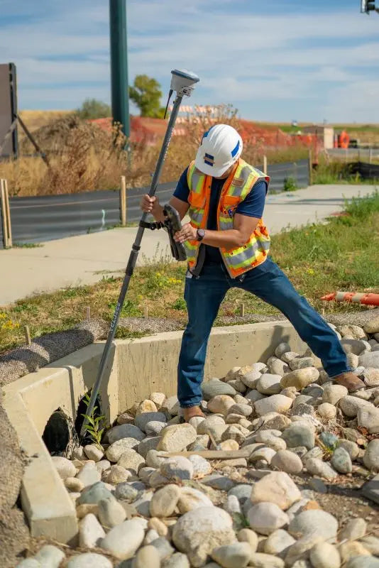 Spectra Geospatial SP100 GNSS Receiver Application Tilt IMU